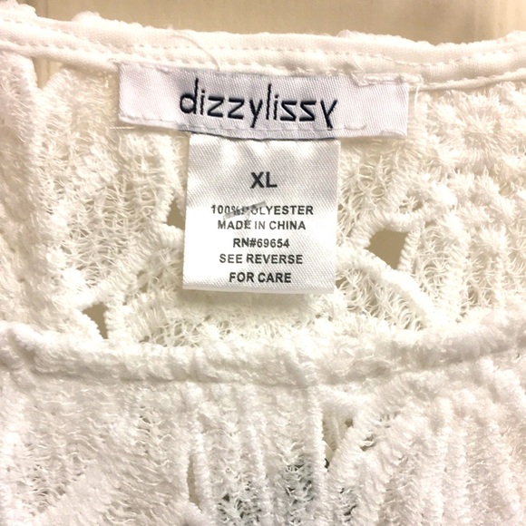 ‘NWT’ FLORAL CUT-OUT WHITE TOP - Picture 3 of 8